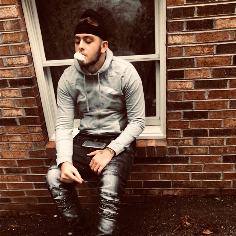 Meet your Posher, Moe